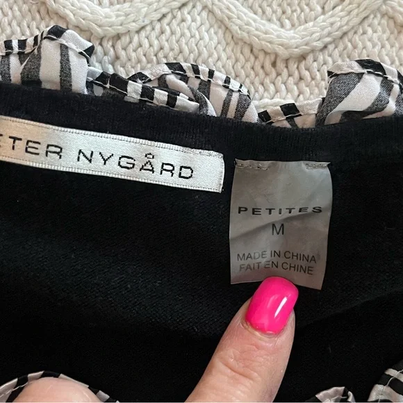 Peter Nygard Black Sleeveless Top with Ruffle Detail women’s petite medium - Picture 7 of 9